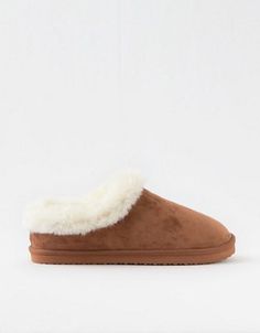 When in doubt... slippers! The coziest fuzzy fabric keeps your feet warm & comfy all day long. Fuzzy Fabric, Cool Stuff, Christmas 2024, The Cool, American Eagle Outfitters, Women's Jeans, American Eagle, Slippers, Women Jeans