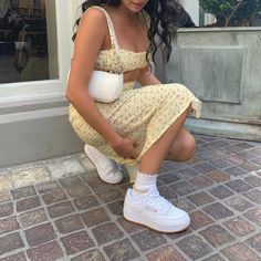 Reebook Outfit Women, Reebok Club C Double Outfit, White Reebok Sneakers Outfit, Outfits With Reebok Shoes, Reebok Sneakers Outfit, White Sneakers With Dress, Reebok Outfit, Reebok White Sneakers, Dress And Sneakers