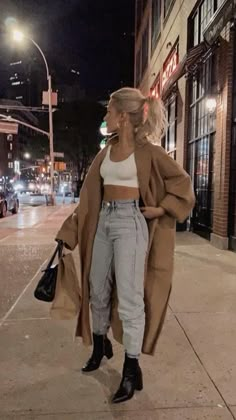 Jeans Outfit Fall, Pastel Outfit, Outfits 2023, Mode Inspo, Fall Fits, Looks Chic, Fall Clothes, Going Out Outfits, Outfit Inspo Fall