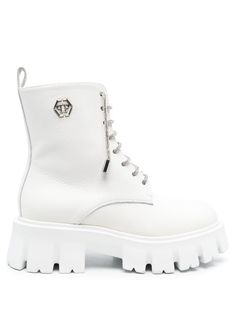 white calf leather logo plaque front lace-up fastening round toe side zip fastening chunky rubber sole low heel Heel Boots White, Philipp Plein Shoes, Shoes Sneakers High Tops, White Platform Boots, Martin Boots, White Boots, Boot Pumps, Sneaker Heels, Pump Sandals