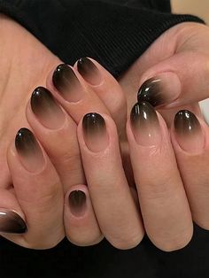 Nail Lacquer Art, Black Nails Jelly, Goth Nail Art Short Nails, Gel Nail Short Ideas, Gelish Nails Colors Fall, Short Fall Themed Nails, Short Gel Nails With Charms, Black Ombre Nails Short Square, Ombre Nails Black And White