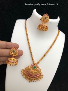 Beaded Wedding Jewelry, Simple Choker, Gold Pearl Jewelry, Gold Jewelry Outfits, Saree Jewellery, Antique Gold Jewelry Indian, Replica Jewelry