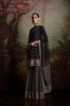 Black Color Sharara Set Sabyasachi Sharara, Sharara Suit Designs, Sharara Designs, Salwar Kamiz, Ghagra Choli, Sharara Set, Dress Indian Style, Indian Wedding Outfits, Pakistani Dress Design