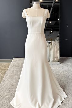 This minimalist and elegant dress features a simple and sophisticated square neckline, complementing its sheath silhouette perfectly for a feminine and timeless look. Medium Sized Women, Wedding Dress Beach Wedding, Olivia Bottega, Wedding Dress Beach, Fresh Morning, Crepe Wedding Dress, Crepe Gown, Square Top, Bra Cup Sizes