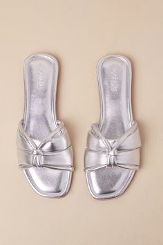 The Seychelles Shades of Cool Silver Metallic Knotted Flat Slide Sandals are a summer must-have for endless warm weather OOTDs! Metallic textured faux leather shapes an almond-shaped footbed and a lightly padded vamp formed by a network of straps that create a knotted detail at the top. The simple slide-on design makes for effortless, everyday styling! 0. 5" rubber heel. Lightly cushioned insole. Rubber sole has nonskid markings. Man made materials. Imported. Lulus | Shades of Cool Silver Metall Shades Of Cool, Resort Wear Beach, Chic Sandals, Almond Shaped, Silver Sandals, Sandal Heels, Metallic Sandals, Aesthetic Shoes, Trendy Shoes