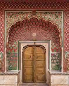 India Palace, City Palace Jaipur, Jaipur Travel, Rajasthani Art, Ganapati Decoration, Jewelry Store Design, Travel Collage, Set Design Theatre, India Design