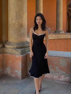 Midi Dress Formal Classy, Teri Ore, Spy Aesthetic, Semi Formal Mujer, Italian Dresses, Money Dress, Looks Pinterest, Italian Dress, Basic Wardrobe