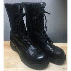 * Mens Corcoran 10 Inch Field Combat Military Boot * 1525 * Usa Made * Black * Leather * Size 10 1/2 D * Excellent Condition. There Are Some Minor Scuff Marks On The Toe Box And Ankle Areas, But Otherwise They Appear To Be Unworn. Black Steel Toe Boots With Snip Toe, Leather Combat Work Boots With Round Toe, Combat Leather Boots With Vibram Sole, Leather Snip Toe Work Boots For Streetwear, Combat Leather Work Boots With Round Toe, Combat Boots With Vibram Sole In Leather, Black Combat Boots With Snip Toe And Reinforced Toe, Leather Combat Boots With Steel Toe, Leather Combat Boots With Reinforced Toe