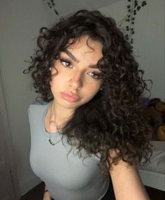 #outfit #girls 3a Hair, Butterfly Cut, Mixed Curly Hair, Curly Hair Photos, Hairdos For Curly Hair, Hair Stylies