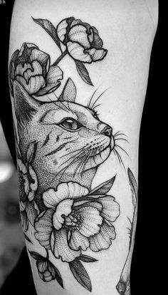 Cat Face Tattoos, Cat Portrait Tattoos, Witchcraft Tattoos, Black Cat Tattoos, Cat Tattoo Designs, Cat Tattoos, Simplistic Tattoos, Pretty Tattoos, Animal Tattoos