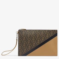 Fendi Clutch, Fendi Purse, Fendi Logo Design, Fendi Purses, Fendi Store, Flat Pouch, Fendi Logo, Spring 2025, Exclusive Gift