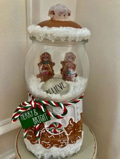 From gorgeous gingerbread houses, wreaths, and Christmas tree elements, these gingerbread Christmas decor ideas will turn your home into a real winter Target Gumball Machine, Wonderland Party Decorations, Gingerbread Gifts, Gingerbread Christmas Tree, Gingerbread Diy, Farmhouse Christmas Ornaments, Gingerbread Crafts