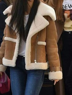 Shearling Jacket Outfit, Brown Fur Jacket, Shearling Coat Womens, Suede Jacket Women, Shearling Jacket Women, London Trip, Fur Leather Jacket, Aviator Jacket, Suede Leather Jacket