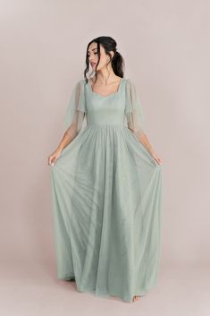 Model: Saije; Size: 4 Sleeve Accessories, Wedding Parties Colors, When You Leave, Bridesmaid Dress Colors, Soft Tulle, Flowing Skirt, Ruffle Sleeves, Fabric Shop, Flutter Sleeves