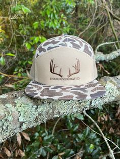 Hand crafted in the State of Florida using only the finest materials and equipment.  We use Lost Hat Co. 7 panel Flat Bill Snap Back hats in some of our most popular camo patterns. Cute Western Hats, Gifts For Boyfriend Hunting, Western Hoodies, Chevy Accessories, Hat Business, Hunting Hats, Snap Back Hats, Country Hats, Kimes Ranch