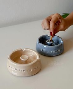 Clay Ceramics Ideas Simple, Pottery Gifts For Him, Diy Ceramic Ashtray, Clay Ashtray Ideas Aesthetic, Ceramic Ashtray Aesthetic, Clay Ideas Ashtray, Clay Crafts Ashtray, Ceramics Ashtray, Diy Clay Ashtray Aesthetic