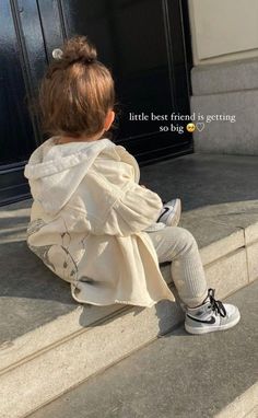 Baby Captions, Newborn Quotes, Fashion Baby Girl, Mother Baby Photography, Outfits For Kids, Foto Newborn, Post Insta, Announcement Photos