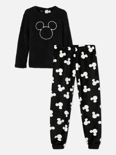 Disney Faux Sherpa Pyjamas Minnie Mouse Clothes, Mickey Mouse Clothes, Primark Pyjamas, Primark Outfit, Disney Pjs, Films Disney, Friends Clothing