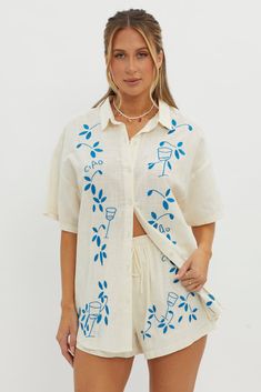 Ciao Ciao Embroidered Button-Up Shirt Beige Summer Dresses Online, Embroidered Tops, Capri Set, Beige Shirt, Beige Shorts, Dress Design Patterns, Euro Summer, Shirt Embroidery, Weekend Brunch