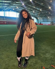 Nqobile Khwezi, Thomas Partey, Wardrobe Goals, Training Center, Curvy Outfits, Gorgeous Hair, Arsenal, Bedroom Ideas, Chic Outfits