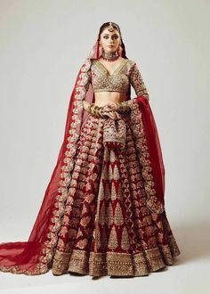 Indian Bridal Dress in Red Lehenga and Choli Style Golden Red Lehenga Brides, Bridal Lengha With Double Dupatta, Burgundy Lehenga, Golden Bridal Lehenga, Double Dupatta, Indian Bridal Wear Red, Wedding Lengha, Maroon Dupatta, Golden Lehenga