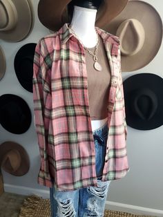 Trendy Collared Plaid Flannel Shirt, Summer Collared Plaid Flannel Shirt, Summer Plaid Collared Flannel Shirt, Spring Everyday Plaid Shirt, Everyday Plaid Flannel Shirt, Plaid Flannel Shirt For Everyday Spring Wear, Trendy Plaid Button-up Shirt, Trendy Plaid Button-down Shirt, Trendy Plaid Button-up Flannel Shirt