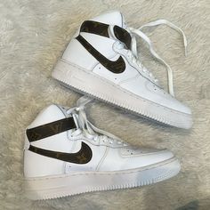 Custom Nike Air Force Ones By One Twelvees. Never Worn, Louis Vuitton Monogram Accents Designer White Nike Custom Sneakers, Custom Air Force Ones, Nike Air Max Verona, Custom Nike Air Force, Nike Sf, Nike Air Pegasus, 95 Nike, Custom Nike, Bling Shoes