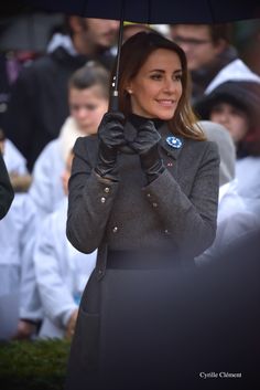 Leather Gloves Outfit, Gloves Outfit, Leather Gloves Women, Gloves Women, Black Leather Gloves, Womens Gloves, Luxury Women, Leather Gloves, Kate Middleton