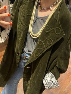 Cord Jacket Outfit, Whimsigoth Jacket, Forest Green Outfit, Deep Winter, Jacket Outfit, Mode Vintage, Looks Style, Look Cool, Harry Styles