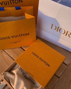 Shopping , LV aesthetic Lois Viton, Lots Of Money Aesthetic, Lv Aesthetic, Shopping Louis Vuitton, Luis Viton, Lui Viton, Aesthetic Louis Vuitton, Louis Vuitton Aesthetic