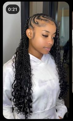 Braided Hairstyles Vacation, Lemonade Island Twist Hairstyle, Braids With Twist In The Back, Knotless Braids With Cornrows On Top, Lemonade Braids With Island Twist, Lemonade Passion Twist, Lemonade Funali Braids, Knotless Braids Half Up Half Down, Lemonade Tribals With Curls