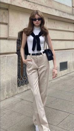 Classic Style Feminine Work Outfits, Japanese Restaurant Outfit, School Outfits Ideas Highschool, Soft Feminine Outfits Classy Casual, Preppy Womens Fashion, Modest Preppy Outfits, Old Money Skirt Outfits, Summer Uni Outfits, Business Core Outfits