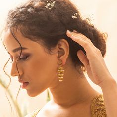 Nivara Four Layer Jhumka Earrings Gold Drop Earrings Indian, Jhumki Designs Gold Antiques, Jhumki Earrings Gold Indian Weddings, Gold Jhumki Indian Jewelry, Jhumki Designs Gold, Gold Jhumka Earrings Bridal, Long Earrings Outfit, Kundan Chandbali, Jhumka Designs