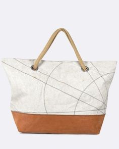 Carla Travel Bag · Belem Collection recyclé | 727 Sailbags USA Travel Canvas Bag In Sail Color, Nautical Sail Color Bag For Daily Use, Nautical Sail-colored Bag For Daily Use, Nautical Style Sail-colored Bag For Daily Use, Sail Canvas Travel Bag, Nautical Style Sail Color Bags For Daily Use, Sail Colored Rectangular Travel Bag, Sail Color Canvas Travel Bags, White Nautical Canvas Bag