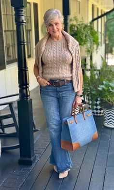 Older Woman Outfit, Style At A Certain Age, Preppy Fall, Pants Women Fashion, Funny Fashion, Trendy Fall Outfits, Style Inspiration Fall, Trendy Fall, Style Mistakes