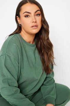 Shop YOURS Curve Green Crew Neck Sweatshirt at Yours Clothing. Discover women’s plus size clothing in sizes 10-36 with fast delivery. Green Crew Neck, Elegant Wedding Guest Dress, Cuffed Joggers, Curve Fashion, Plus Swimwear, Next Fashion, Stylish Plus, Fashion Fits, Green Sweater