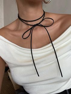 Cord Wrap Necklace Choker Outfit, Suede Cord Necklace, Necklace Outfit, Thread Necklace, Cord Wrap, Wrap Necklace, Wrap Necklaces, Black Rope, Suede Cord