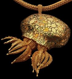 John Paul Miller gold, enamel cephalopod pendant. Art Ancien, Woven Chain, Gold Work, Museum Of Fine Arts