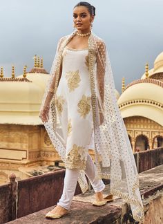 White and Gold Hand Embroidered Straight Suit Brocade Top, Dupatta Embroidery, Brocade Print, Engagement Lehenga, Straight Suit, Half Saree Lehenga, Kurta Pant Set, White Kurta, Casual Saree