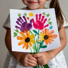 Knutselen voor opa en oma; de 27 leukste ideeën en voorbeelden voor oa verjaardag - Mamaliefde Crafts For Kids Preschool, Hand Print Flowers, Grandma Crafts, Diy Mother's Day Crafts, Toddler Birthday Gifts, Kids Printables, Diy Toddler, Mothers Day Crafts For Kids, Handprint Crafts