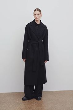 Malika Coat Black in Wool and Cashmere – The Row Coat Outfit, Short Denim, Bespoke Tailoring, Savile Row, Coat Outfits, Woolen Coat, Double Breasted Coat, Mens Fall, Felted Wool