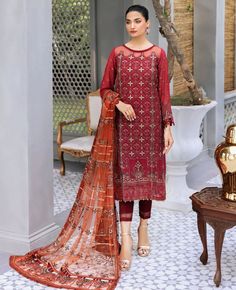 Red Embroidered Pakistani Party Wear Salwar Kameez Dupatta Luxurious Outfits, Outfits Unique, Pakistani Party Wear, Chiffon Sleeves, Organza Sleeves, Readymade Saree, Pakistan Fashion, Chiffon Collection, Embroidered Chiffon