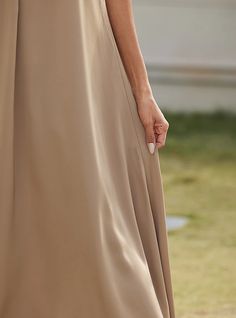 Mulheres Vestido de festa Solto Cetim Maxi Marron Cor lisa Incompatível Longas Verão Decorado com Bijuteria Casual Férias S M L de 2024 por $50.9 Solid Satin Maxi Dress For Summer, Satin Maxi Dress For Spring, Chic Solid Color Slip Dress For The Beach, Chic Slip Dress For The Beach, Beige Solid Color Maxi Dress For Party, Elegant Solid Color Maxi Dress For Day Out, Casual Solid Color Maxi Dress For Evening, Beige Maxi Dress For Summer Party, Beige Summer Party Maxi Dress