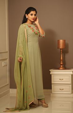 Pista Green Kurti, Kurti Styling, Kerala Engagement Dress, Green Kurti, Pista Green, Long Kurti