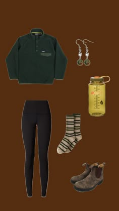 Walk Outfit Winter, Nature Walk Outfit, Noah Kahan Aesthetic, Fall Hiking Outfit, Walk Outfit, Hiking Outfit Fall, Noah Kahan, Earthy Outfits, Adventure Outfit