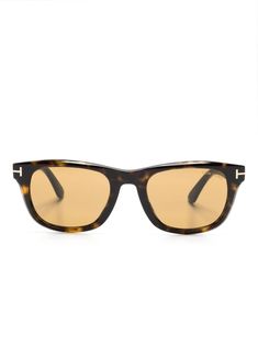 Havana brown brown tinted lenses UV protection square frame logo print at the arm sculpted arms curved tips These glasses come with a protective case. Sculpted Arms, Tom Ford Eyewear, Frame Logo, Sunglasses Brown, Havana Brown, Brown Brown, Pale Gold, Gold Sunglasses, Square Frame