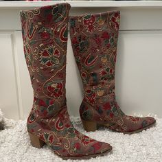 Vintage Embroidered Art to Wear Bohemian Floral Heeled Boots 38 Great pre loved condition  Size 38  Similar styles found on free people, Oscar de la renta  Tags: boho, floral, embroidered, embroidery, vintage, unique, art to wear, bohemian Vintage Embroidered Art to Wear Bohemian Floral Heeled Boots 38 Boho Vintage, Bohemian Floral, Embroidered Art, Vintage Bohemian, Boot Shoes Women, Heeled Boots, Free People, Womens Boots, Shoe Boots