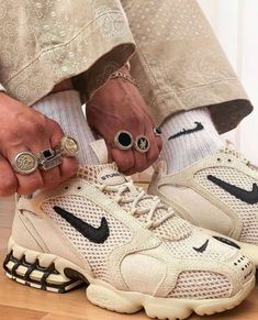 Zapatillas Nike Fall Winter Shoes, Dr Shoes, Fresh Shoes, Hype Shoes, Shoe Inspo, Aesthetic Shoes, Swag Shoes, Black Nike