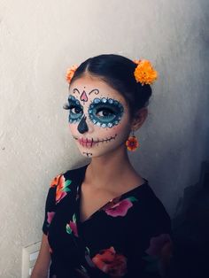 Catrina Make Up Maquillaje, Katrina Makeup La Catrina, Catrina Costume Kids, Dia De Los Muertos Face Paint Ideas Easy, Catrina Makeup Mexicana Easy, Easy Catrina Makeup Kids, Dia De Los Muertos Makeup For Kids, Catrina Makeup Kids, Catrina Face Paint