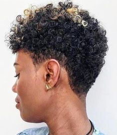 Fade Haircut Women Curly Hair, Faded Curly Haircut Women, Long Curly Tapered Haircut Women, Light Brown Tapered Natural Hair, 4a Pixie Cut, Low Taper Fade Haircut, Natural Hair Woman